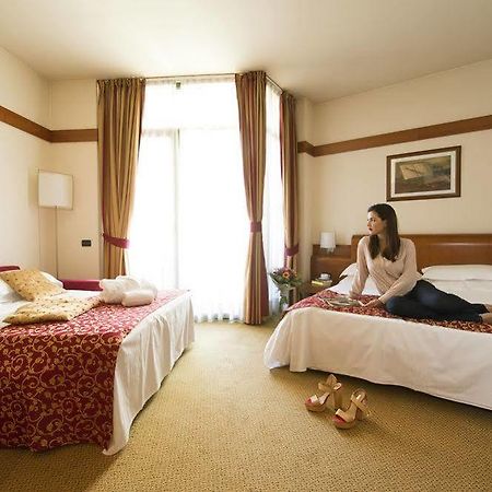 شْنيسيلّو بالسامو Milanore Hotel By Diva Hotels المظهر الخارجي الصورة