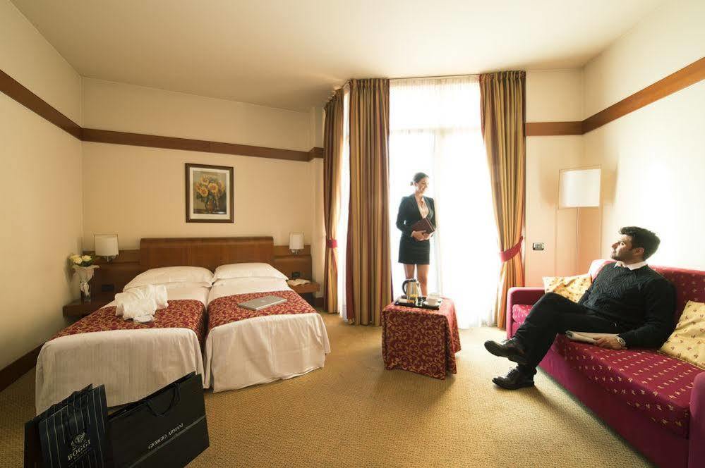شْنيسيلّو بالسامو Milanore Hotel By Diva Hotels المظهر الخارجي الصورة